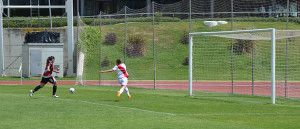 Martín-Prieto en el instante de marcar el 1-3.