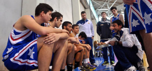 Juan Ramón López, con el equipo junior del Ciudad de Huelva.