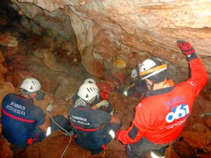 La actividad se ha orientado para desarrollar habilidades en rescates realizados en espacios confinados.