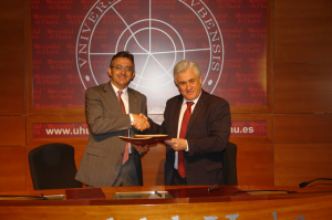 Francisco Ruiz y Miguel Palacios ratificaron el acuerdo entre la UHU y Atlantic Copper.