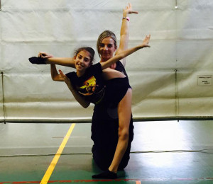 Ángela Martín, con su entrenadora Andriana Stoinska.