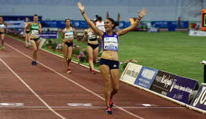 Ana Cabecinha llegó primera en los 3 kms. marcha, pero fue descalificada. / Foto: Josele Ruiz.