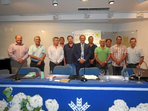 La Junta Directiva de Cooperativas Agro-alimentarias de Huelva, tras finalizar la Asamblea y el proceso de elección.