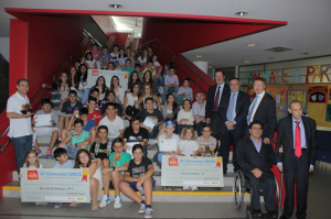 Los alumnos de los tres centros andaluces ganadores. / Foto: Guillermo Sotelo