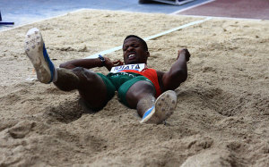 El nigeriano Samson Idiata, vencedor en longitud. / Foto: Josele Ruiz.