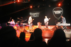 Marzo finalizó con el concierto de la cantante Christina Rosenvinge dentro del ciclo Cantero Rock de la Universidad de Huelva.