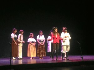 Alumnos del Taller Municipal de Teatro dirigido por Jorge Sosa. 