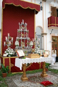 Altar de la Hermandad de la Borriquita de Moguer.