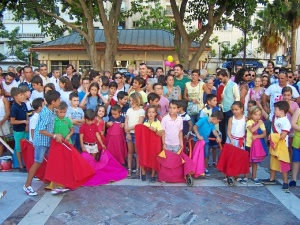 Los niños participaron en el acto.