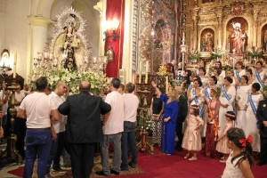 La Coral de la Hermandad de la Cena de Huelva puso la nota musical con el canto de la Salve al final del culto.