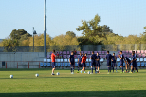 La plantilla recreativista ejercitándose antes del encuentro en Cartaya