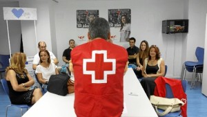 El equipo técnico y voluntario de Cruz Roja Huelva trabaja en la mejora de la empleabilidad de colectivos más vulnerables.