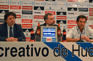 Alvaro Roncal junto a Sebastián Rivero y Antonio Martín en la rueda de prensa