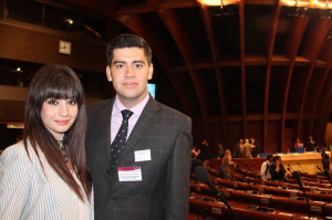 Álvaro ya se prepara las oposiciones para la carrera diplomática.