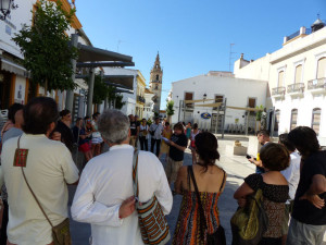 Lectura en la calle de poesía.