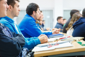 Los jóvenes con escasos recursos han podido seguir estudiando gracias al Programa Matrícula.