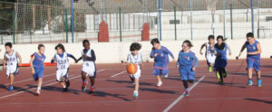 El Ciudad de Huelva quiere mostrar a los más pequeños las excelencias del baloncesto. / Foto: www.cdhuelva.com.