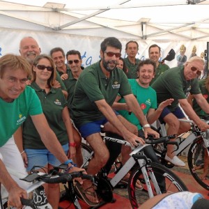 La localidad costera ha sido la sede del evento, ‘Bicicleta solidaria’ de Caja Rural del Sur.