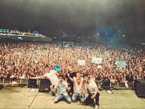 Auryn arrasa en el concierto ofrecido en las Fiestas Colombinas. /Foto: Cuenta Oficial de Twitter de Auryn.