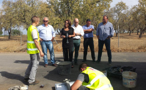 González visitó las obras de mejora en los caminos rurales.