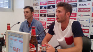 Carlos Delgado -derecha- junto a Manolo Toledano, secretario técnico del Recre. / Foto: @recreoficial.