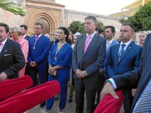 El alcalde de Palos, Carmelo Romero, estuvo presente en la procesión.