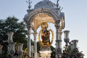 La Virgen de la Cinta, en su tradicional traslado