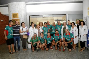 Al finalizar la tercera etapa, el club visitó el área de pediatría del Hospital El Bierzo. 