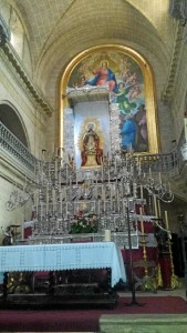 Altar de la Virgen de Montemayor en la Parroquia de Moguer.