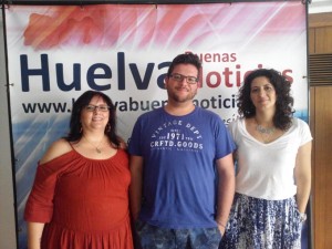 Manoli, Álvaro Javier e Inmaculada visitaron la sede de HBN.