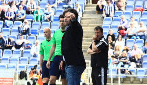 El técnico Jose Dominguez confía en que el Recre sume su segunda victoria liguera. / Foto: Josele Ruiz.