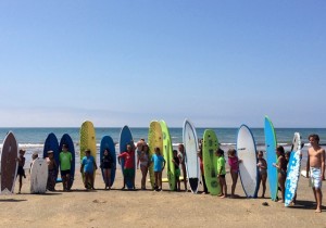 Algunos de los surfistas antes de las pruebas