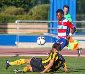 Los sanroquistas tuvieron que emplearse a fondo en todo momento. / Foto: @GranadaCdeF.