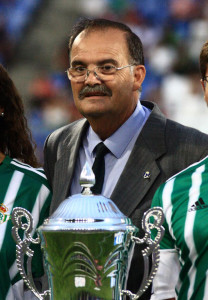 El presidente albiazul, durante la entrega de trofeos en el Colombino. / Foto: Josele Ruiz.