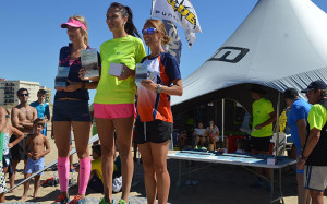 Las tres primeras clasificadas en la carrera femenina.