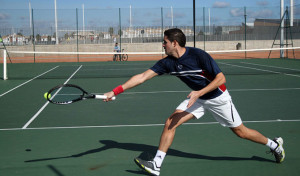 El tenis, una de las disciplinas ofertadas en las escuelas deportivas municipales en Cartaya.