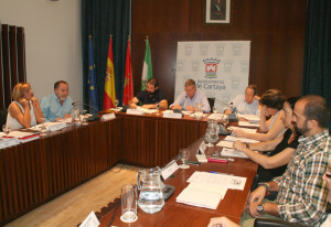 Un momento del pleno municipal en Cartaya.