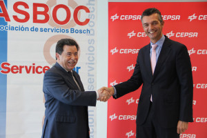 Esta alianza ha sido firmada por el presidente de ASBOC, Alfonso Bueno, y el director de Lubricantes de Cepsa, Carlos Giner.