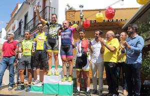 Un momento de la entrega de premios a los vencedores.