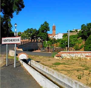 Entrada a Fuenteheridos. / Foto de J. Antonio Cortés