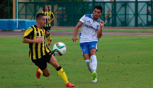 El gol de Álex Herrera trastocó los planes de Juanito. En la imagen, junto a Nico Cháfer./ Foto: J. Z. / Marbella24horas.es.