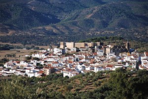 Vista del pueblo de Aroche.