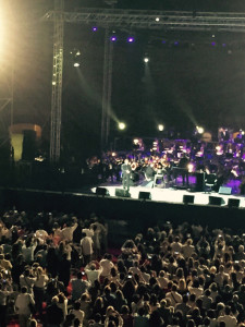 Raphael actuó en la plaza de toros de La Merced.