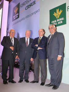 Manuel Jesús Lagares, Luis de Guindos, José Luis García Palacios y Antonio Ramírez en la clausura.