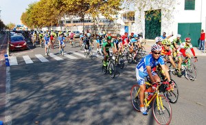 Los participantes en la prueba ciclista celebrada en Isla Cristina y otras poblaciones.