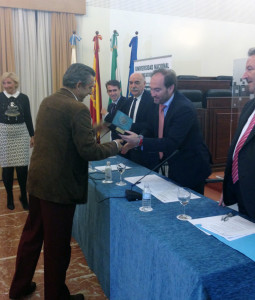 Se entregaron premios a docentes y dos últimos directores del Centro onubense.