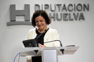 La diputada de Cultura, Aurora Vélez, leyó el fallo del jurado.