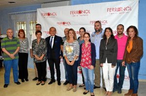 Equipo de trabajadores de la sede onubense de la compañía /Foto: Pablo Sayago.