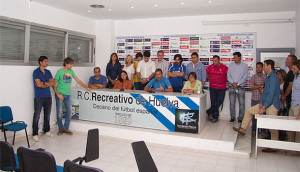 Los empleados del Recre, en la rueda de prensa que dieron la semana pasada. / Foto: Manu López.