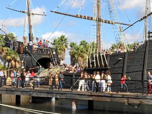 Un total de 17.212 personas han visitado el Muelle de las Carabelas durante el puente del 12 de octubre.